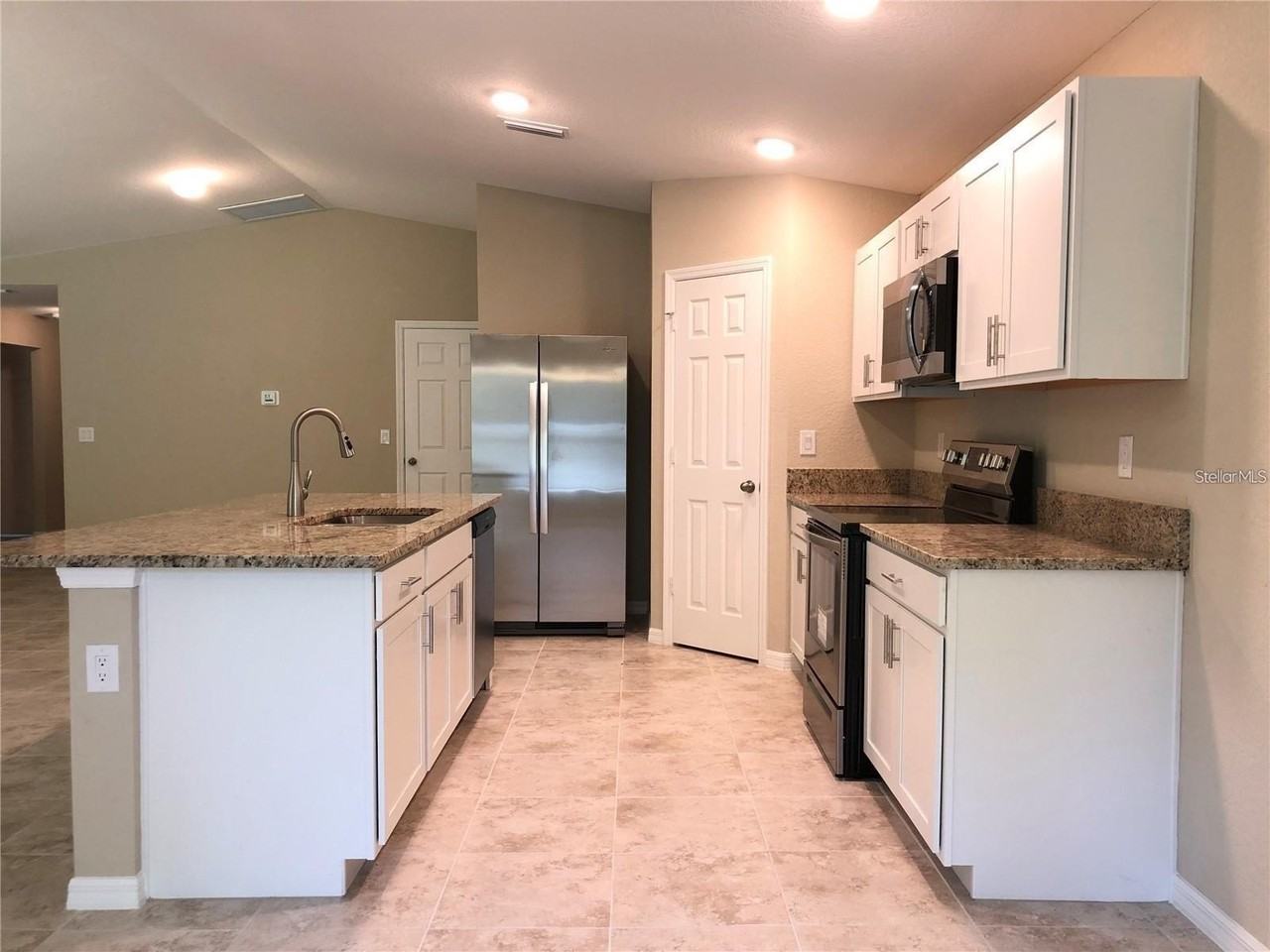 1546 Glenan Rd - Photo 7 of 9