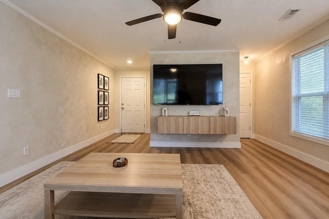 1920 Commander Way - Photo 5 of 30