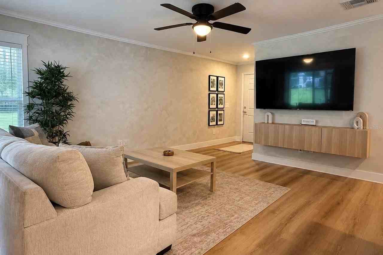 1920 Commander Way - Photo 6 of 30