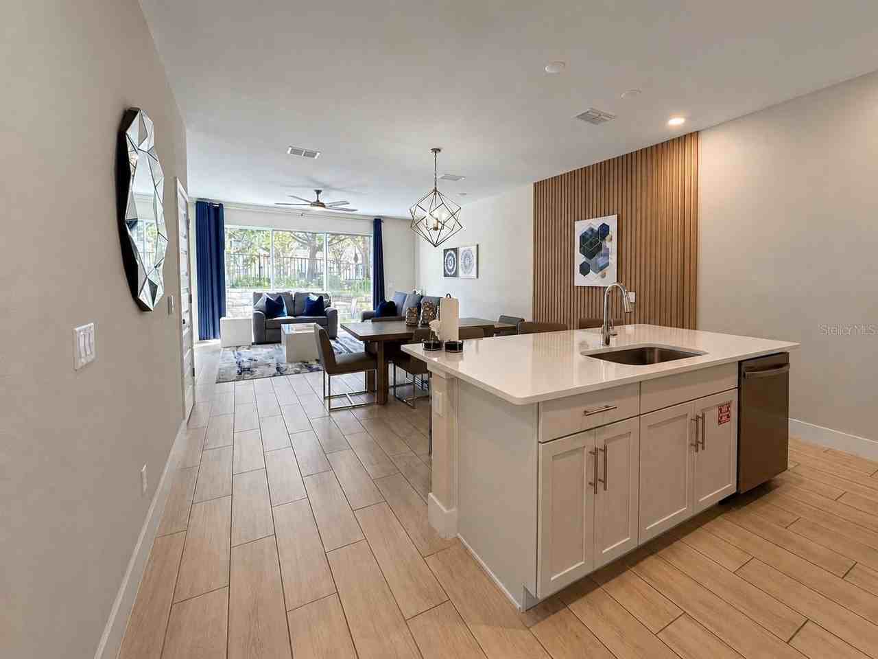 7821 Spectrum Dr - Photo 3 of 38