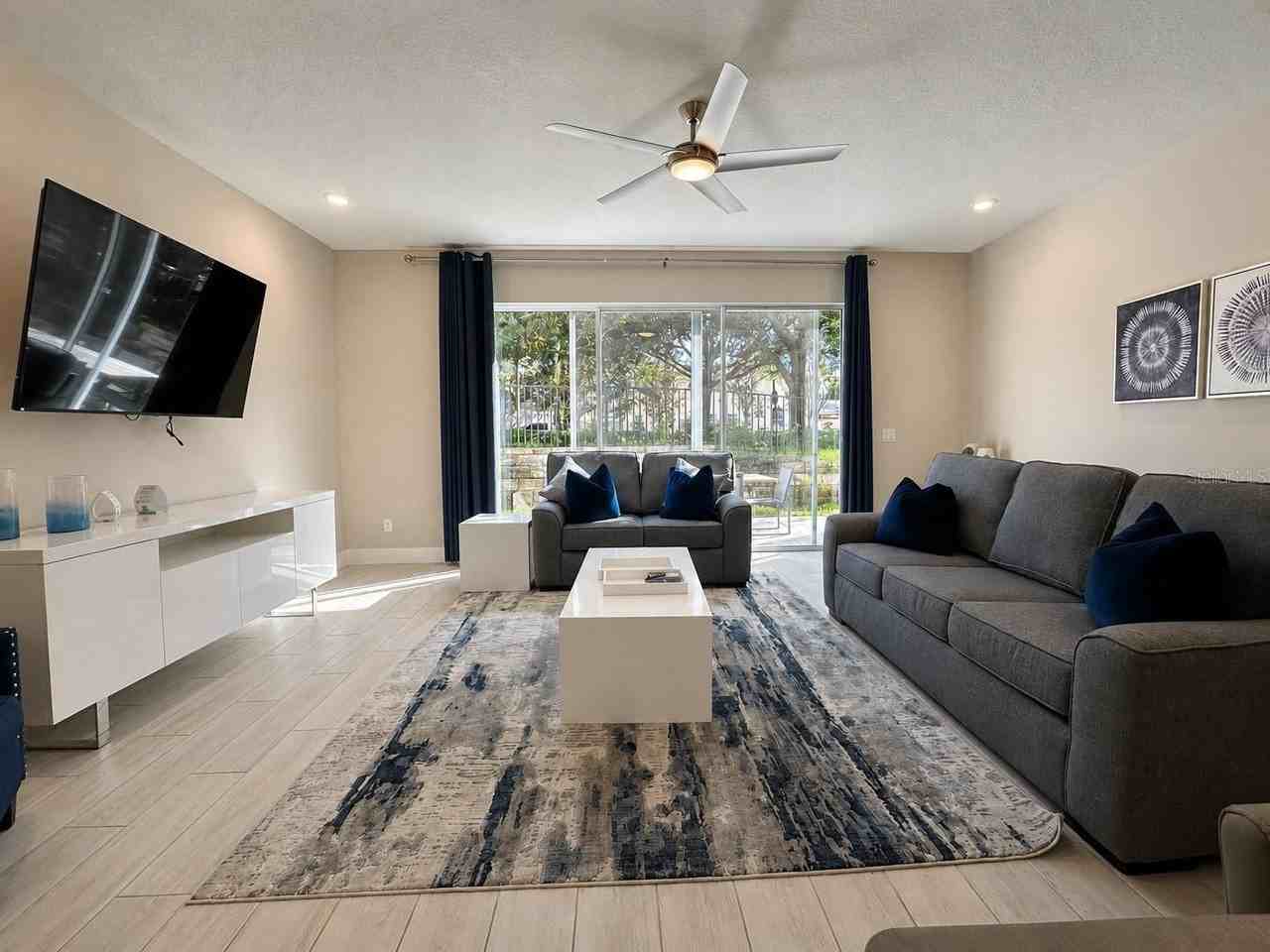7821 Spectrum Dr - Photo 6 of 38