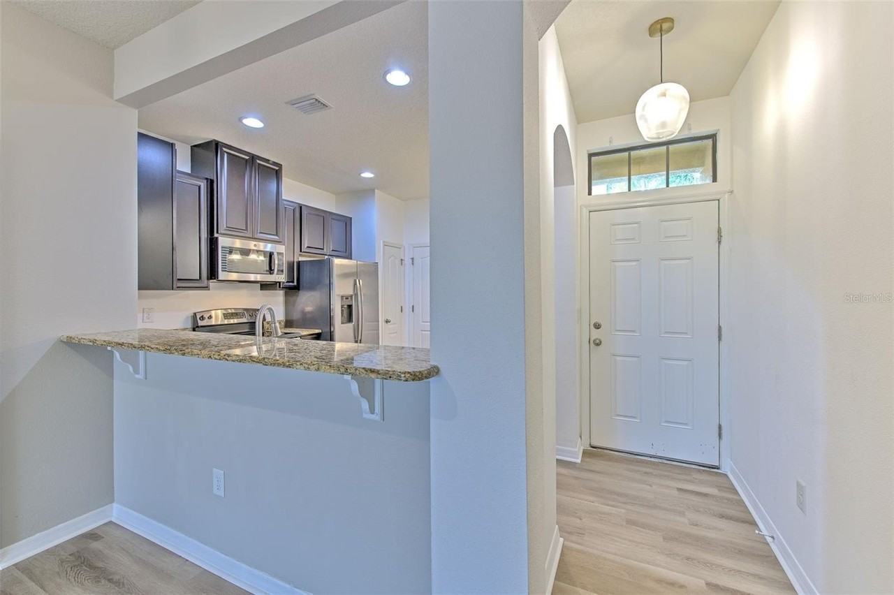 5116 Bay Isle Cir - Photo 4 of 42