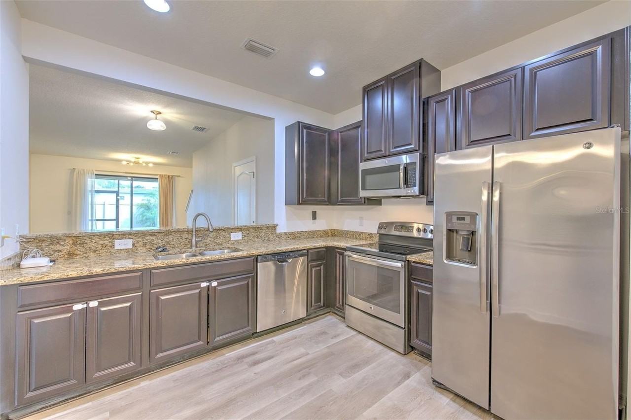 5116 Bay Isle Cir - Photo 7 of 42