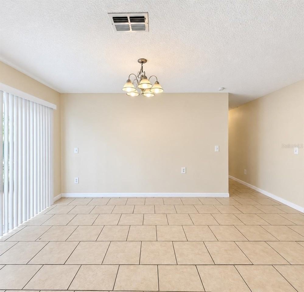 1210 E Holland Ave - Photo 4 of 17