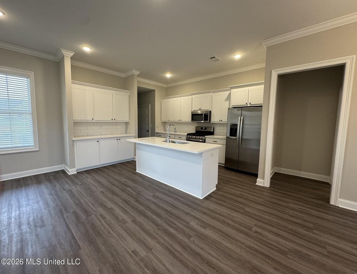 707 Kathleen Dr - Photo 3 of 22