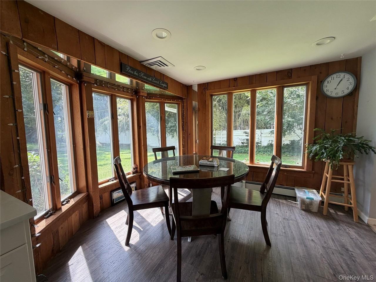 8 Tree Hollow Ln - Photo 7 of 18