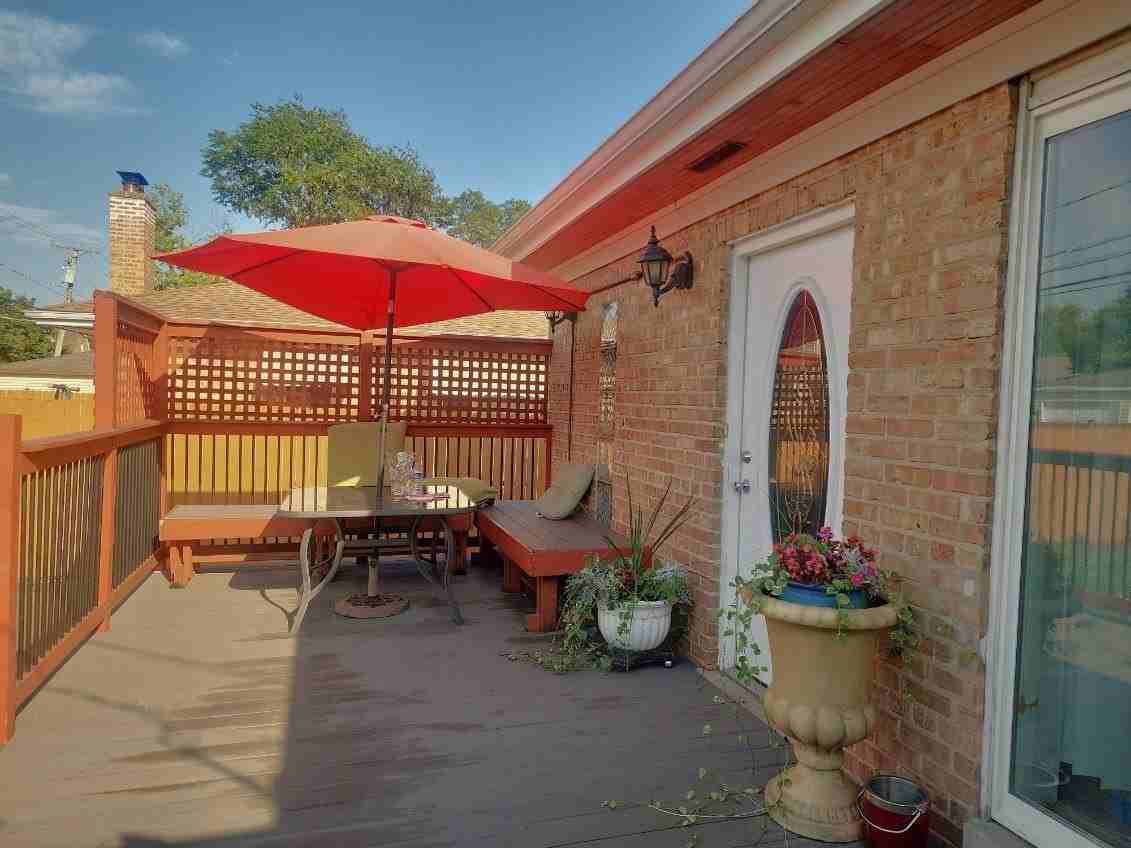 7918 W Oakton St - Photo 4 of 6