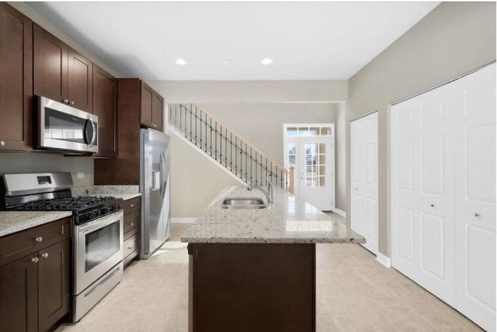 711 Verandah Dr - Photo 2 of 21