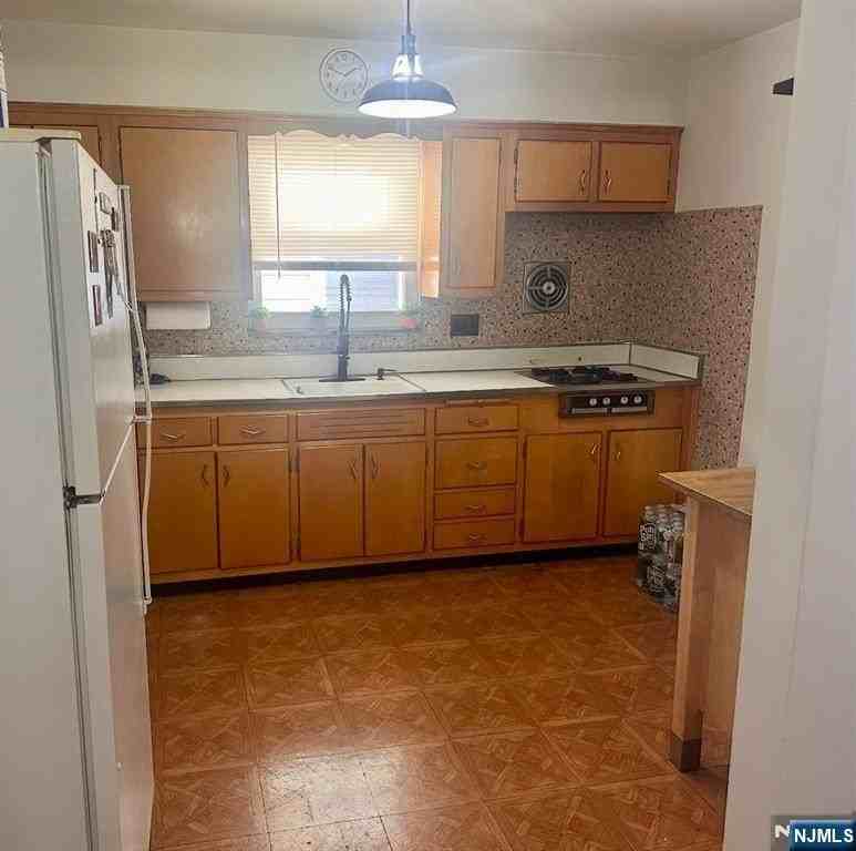 239 Riverview Pl - Photo 7 of 11