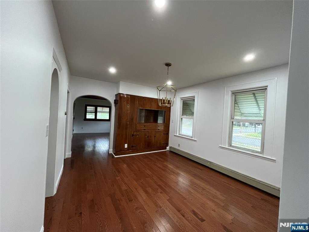 23-03 Rosalie St - Photo 5 of 19