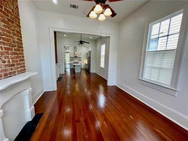 1019 Port St - Photo 3 of 24