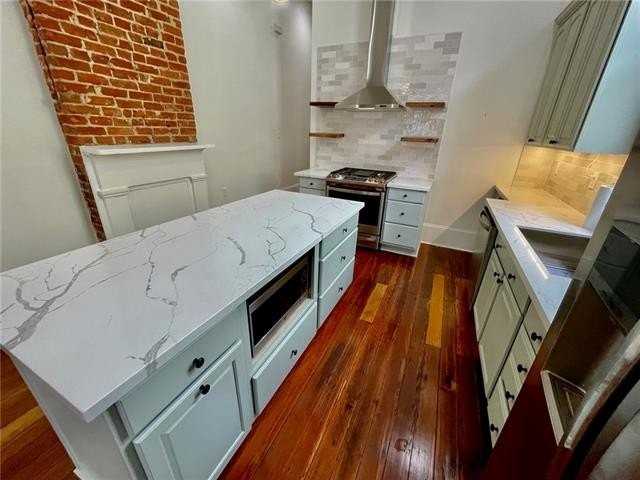 1019 Port St - Photo 6 of 24