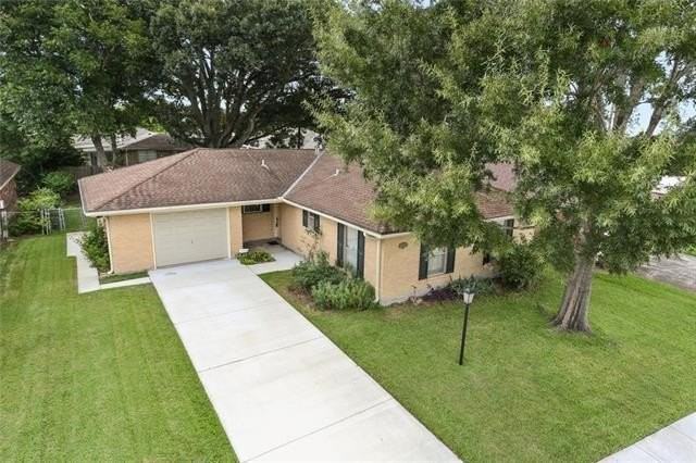 740 Deerfield Rd - Photo 2 of 16