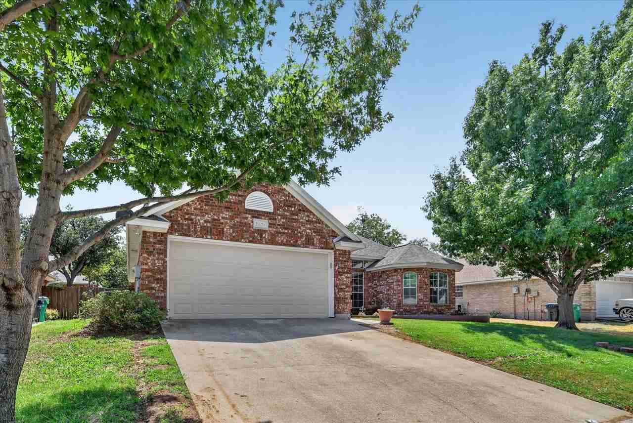 2621 John Dr - Photo 2 of 17