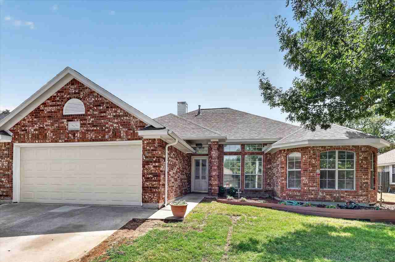 2621 John Dr - Photo 4 of 17