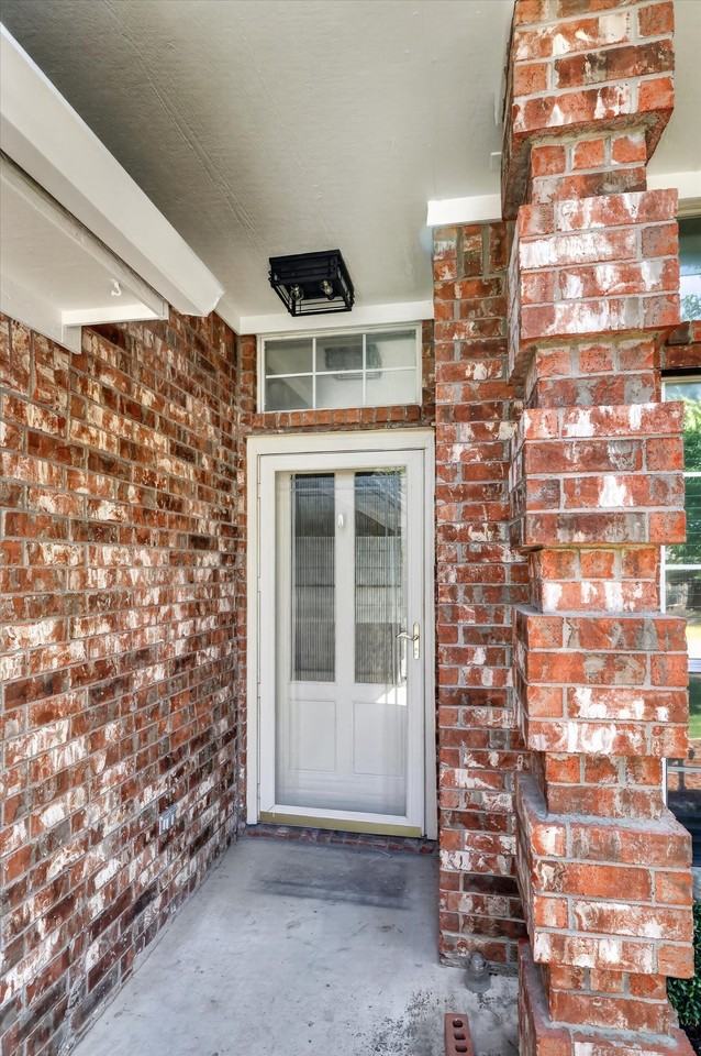 2621 John Dr - Photo 6 of 17