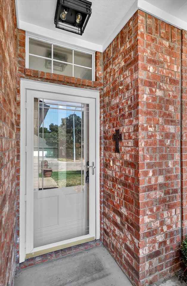 2621 John Dr - Photo 7 of 17