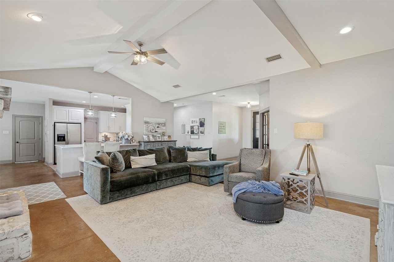 1177 Lone Star Rd - Photo 6 of 28