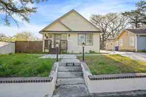 featured image of 1122 S Oak Cliff Blvd