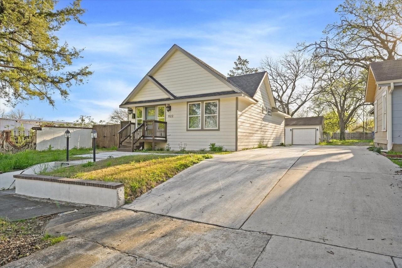 1122 S Oak Cliff Blvd - Photo 2 of 18