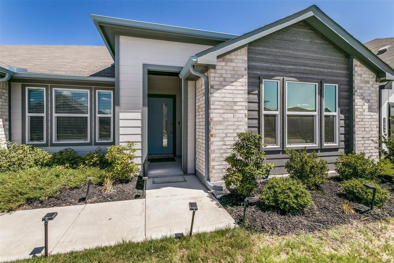 1608 Central Park Dr - Photo 2 of 25