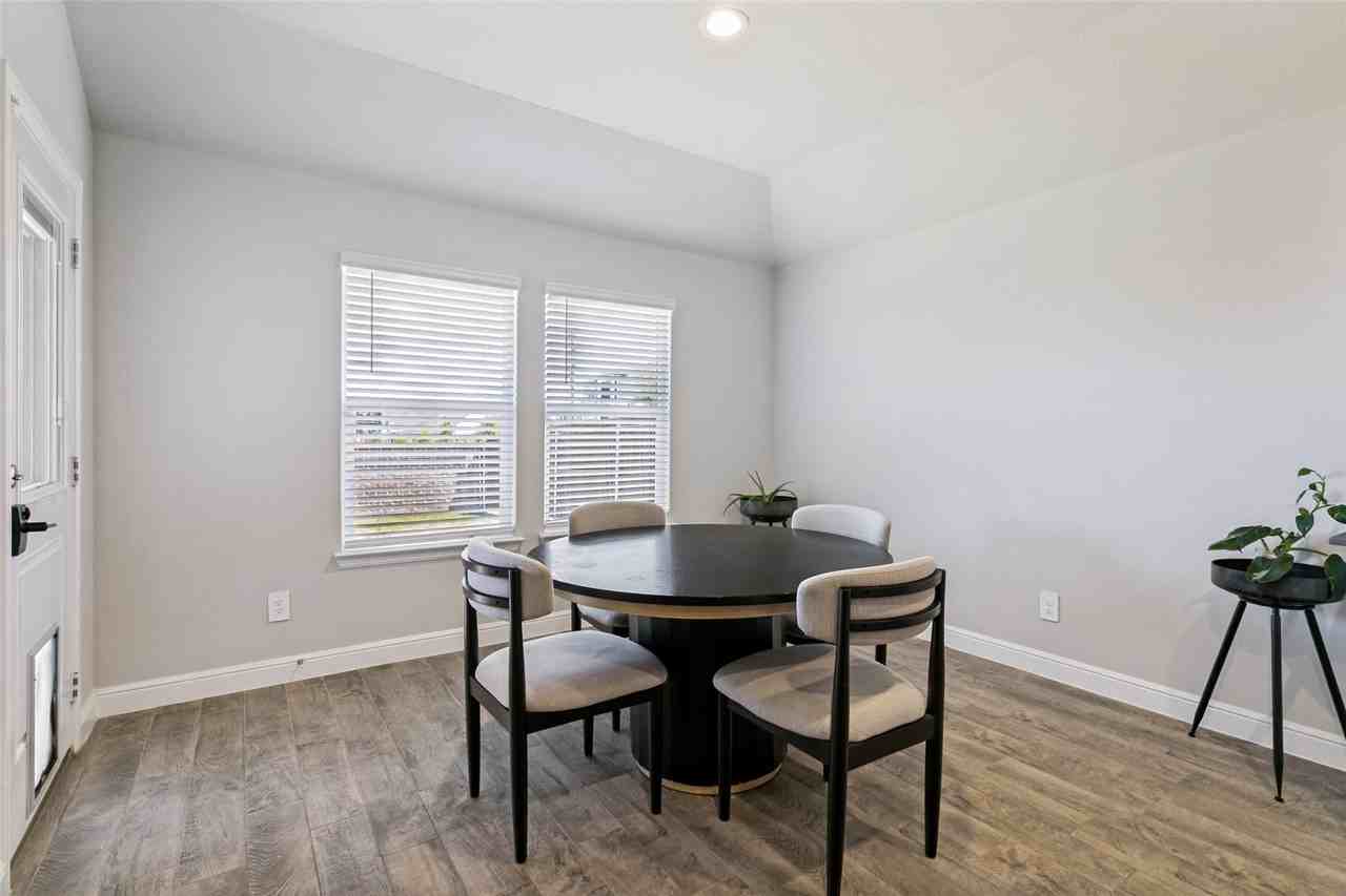 1608 Central Park Dr - Photo 6 of 25