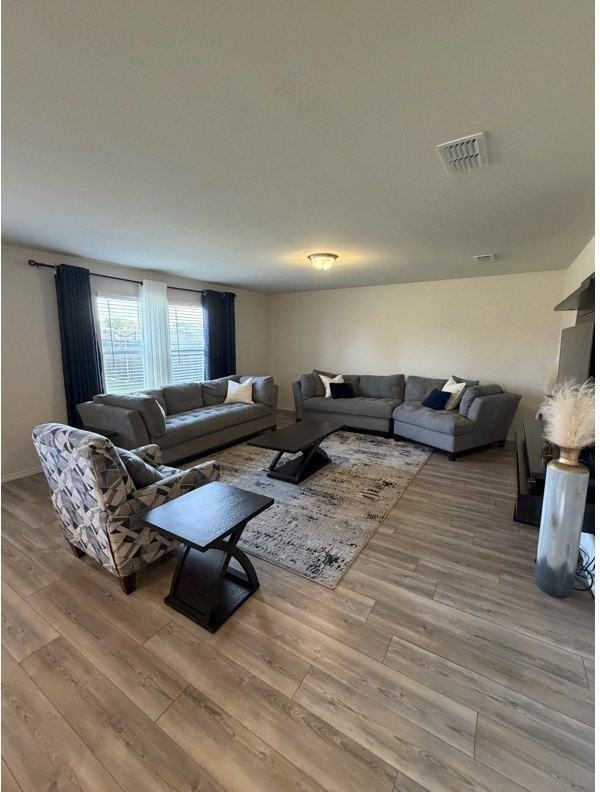 900 Shire Ave - Photo 7 of 20