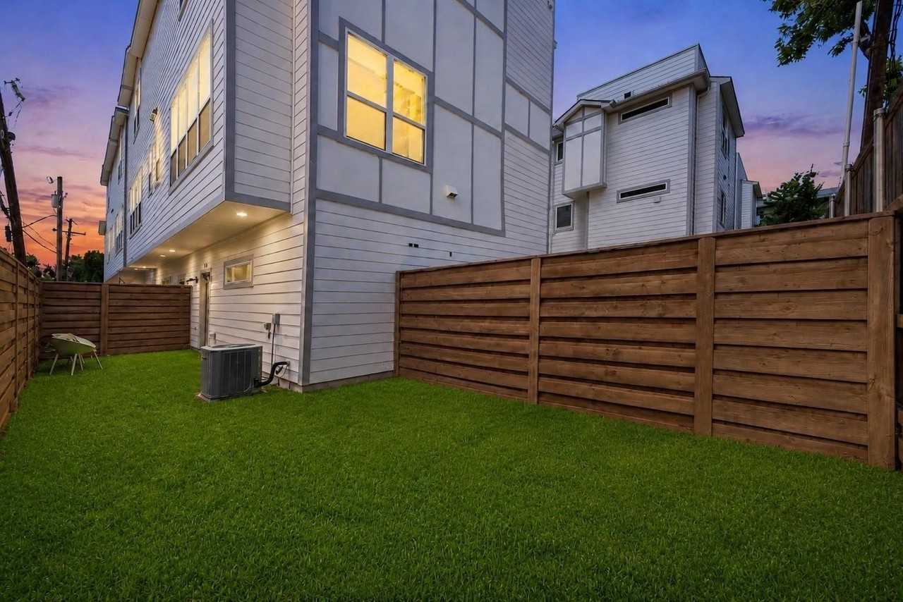 1917 Landon Ln - Photo 3 of 32