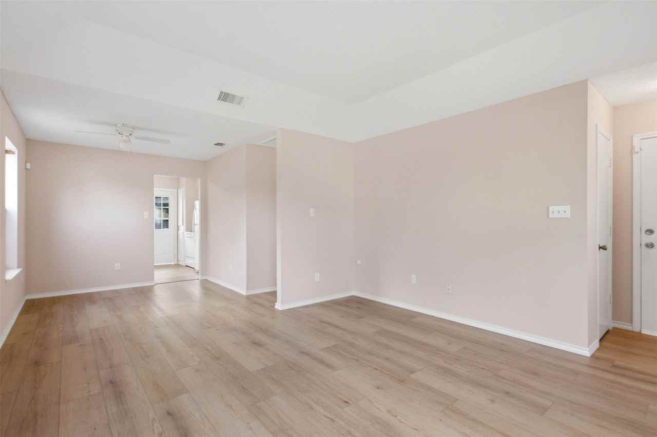 2901 Kathleen Ln - Photo 5 of 18