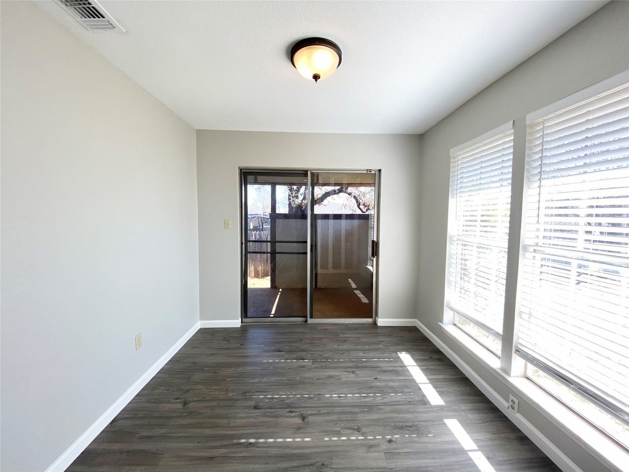 3809 Tamarron Ln - Photo 5 of 7