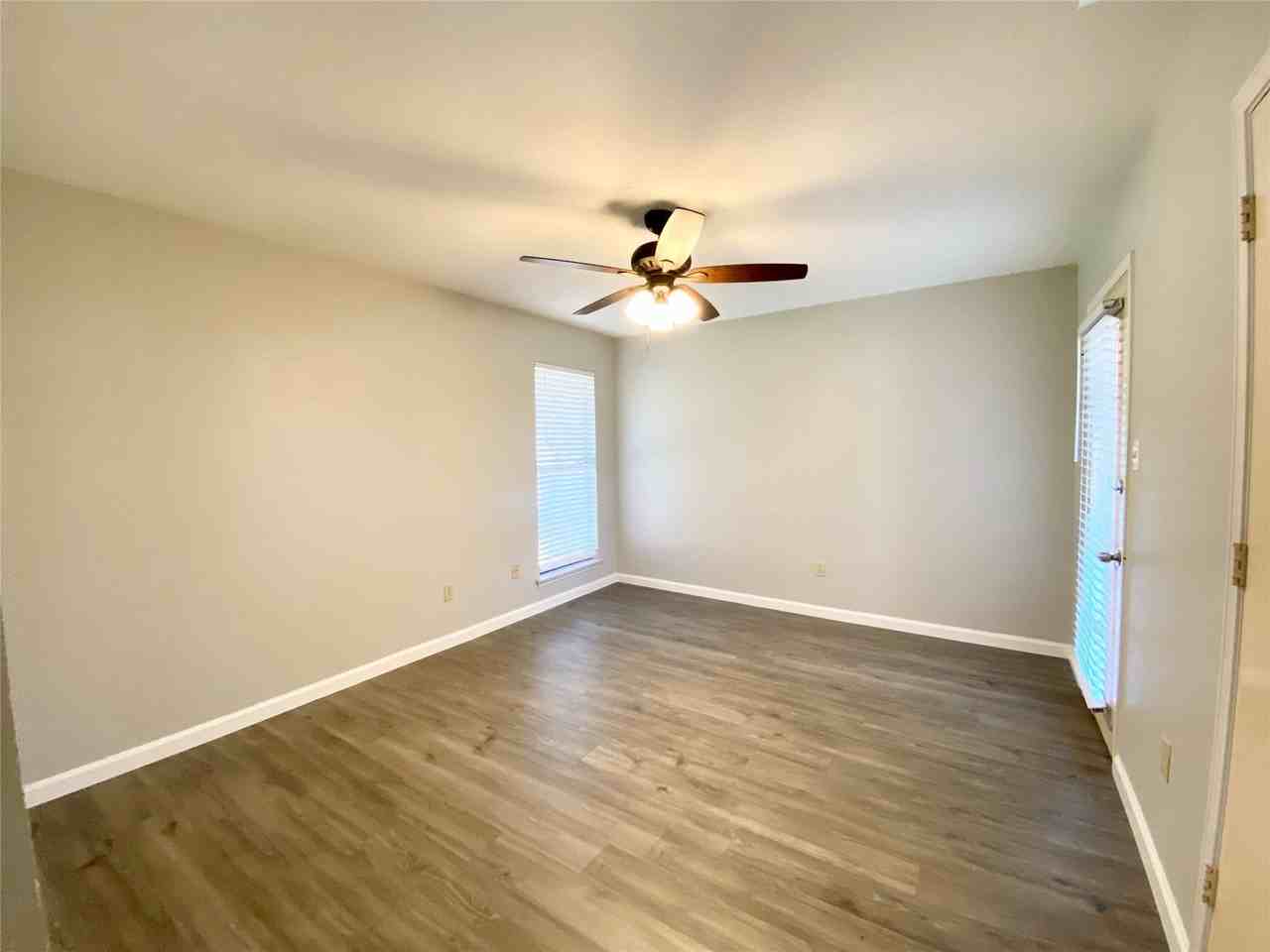 3809 Tamarron Ln - Photo 6 of 7