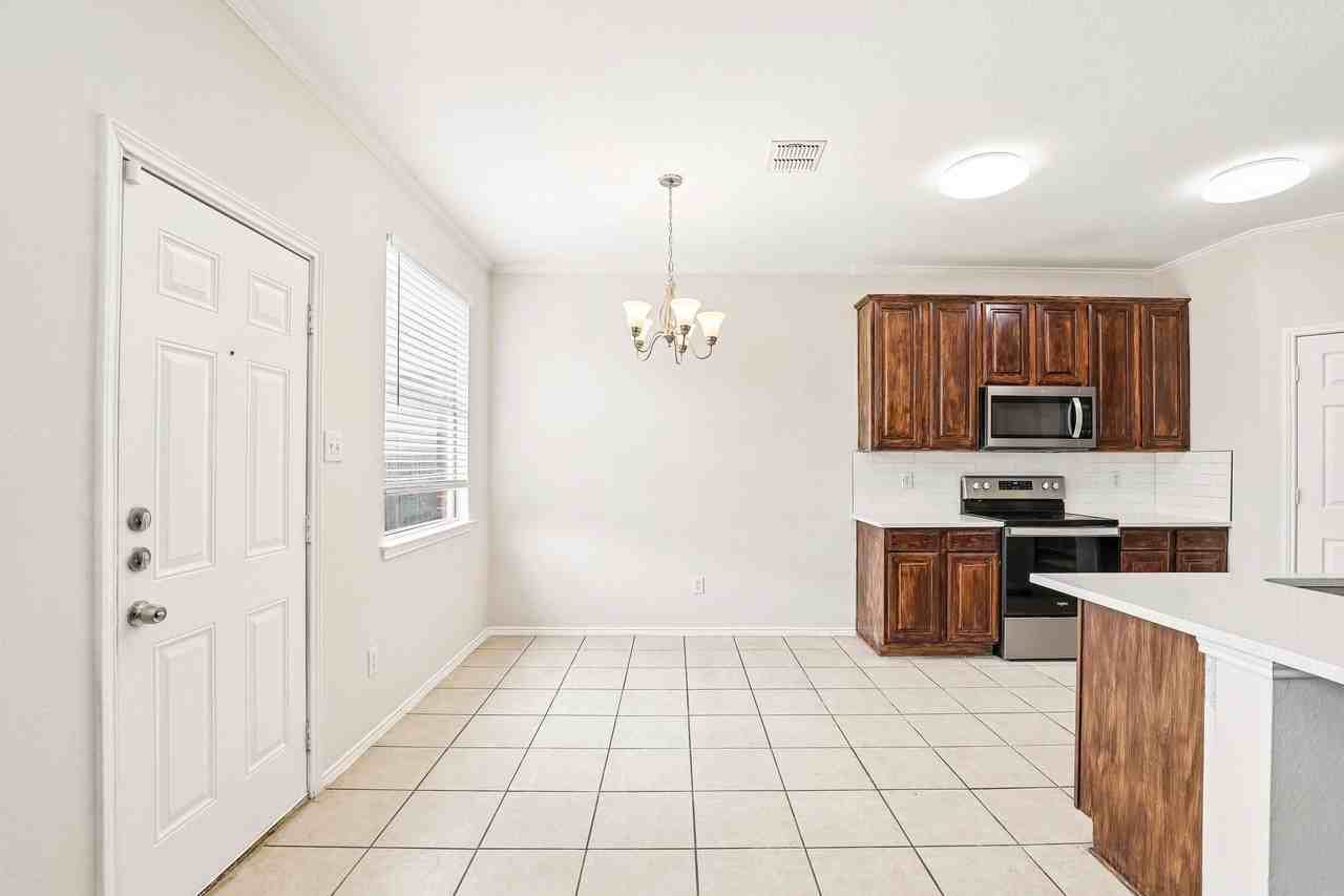 4506 Stirling Dr - Photo 7 of 19