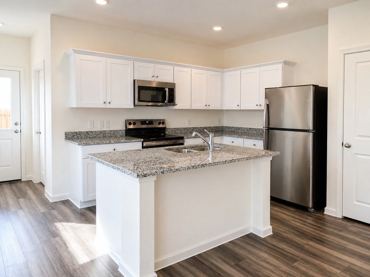 5925 Sahara Dr - Photo 3 of 10