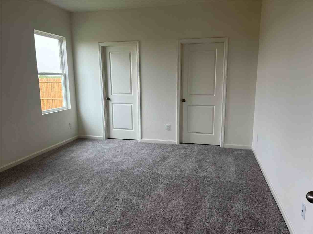 5925 Sahara Dr - Photo 4 of 10