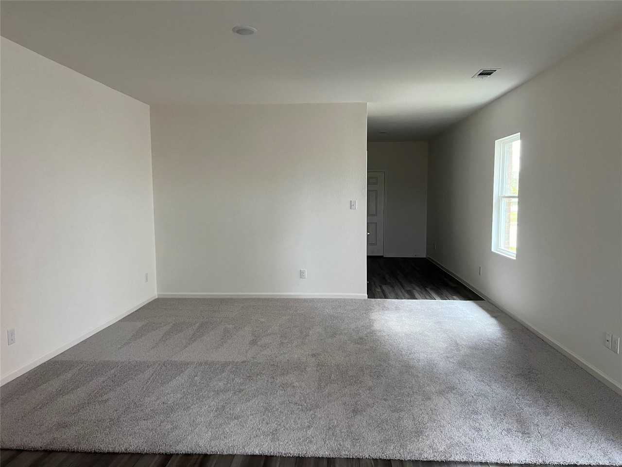 5925 Sahara Dr - Photo 5 of 10