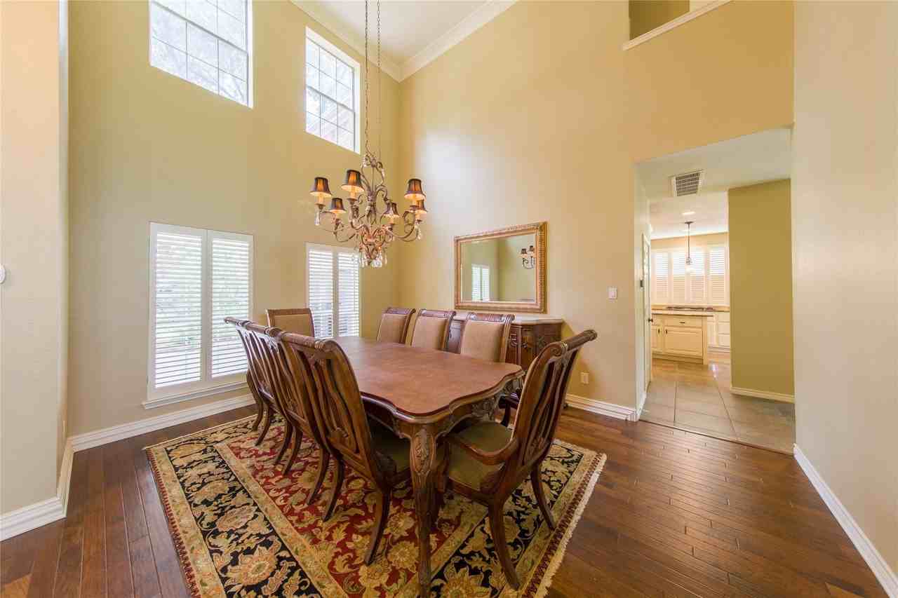 656 Water Oak Dr - Photo 3 of 28