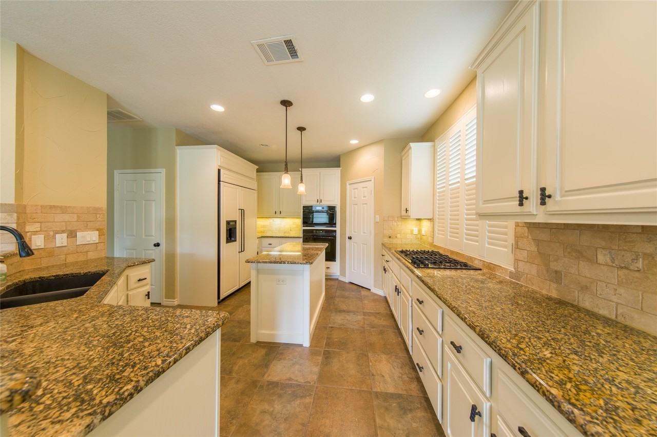656 Water Oak Dr - Photo 7 of 28