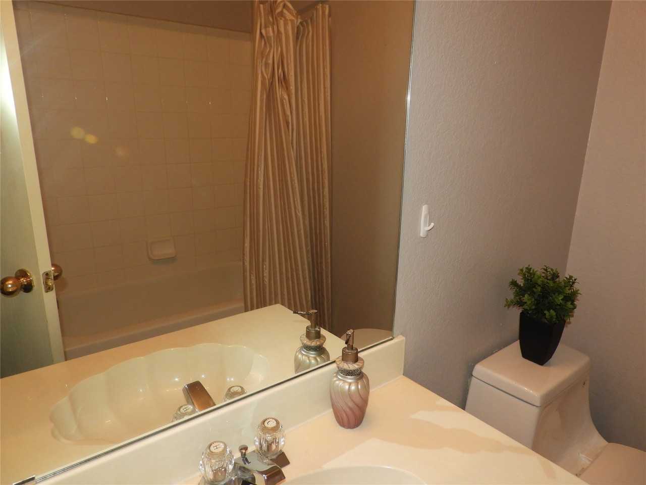 1009 Margaret Dr - Photo 6 of 10