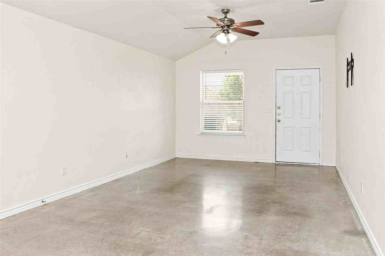 6015 Amelia Earhart Blvd #B - Photo 4 of 17