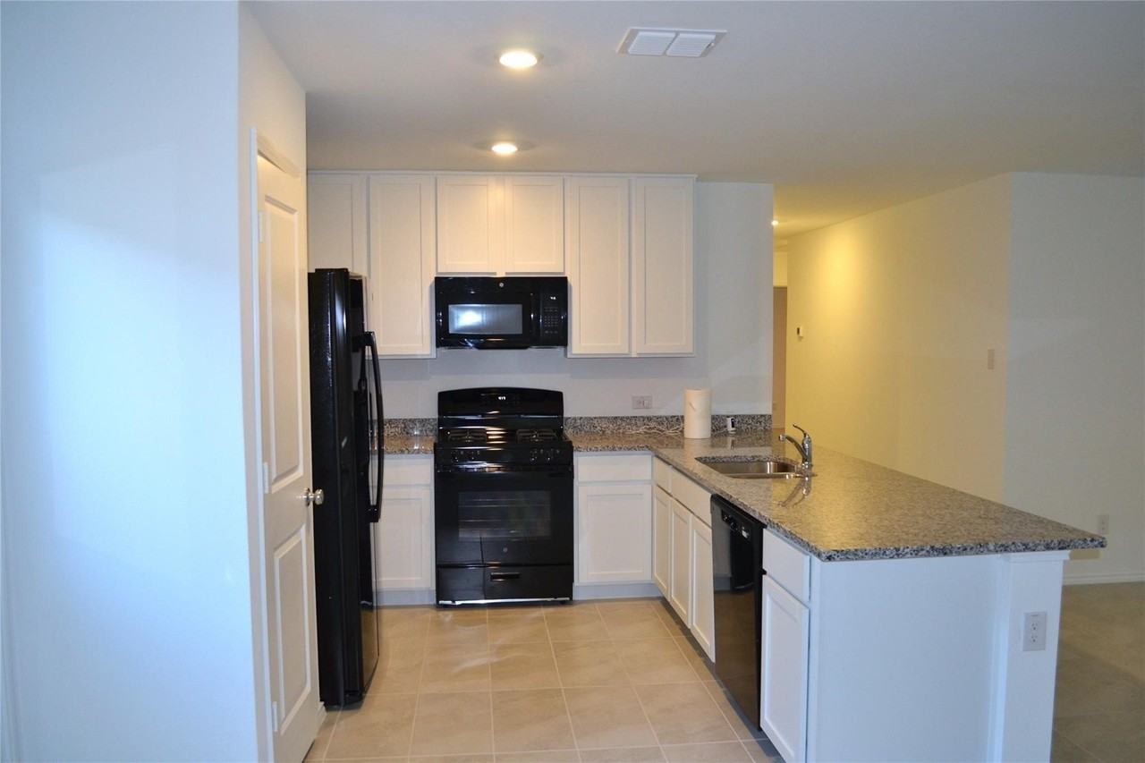 1230 Cherry Bark Dr - Photo 4 of 36