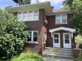 featured image of 225 Regan St