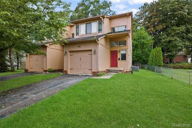 200 Fraser St - Photo 2 of 29