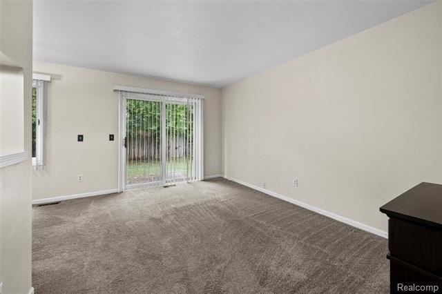200 Fraser St - Photo 4 of 29