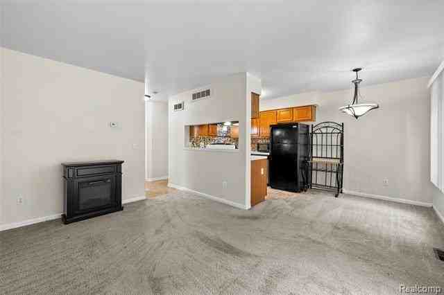 200 Fraser St - Photo 5 of 29