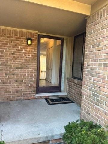 572 Tennyson - Photo 2 of 24