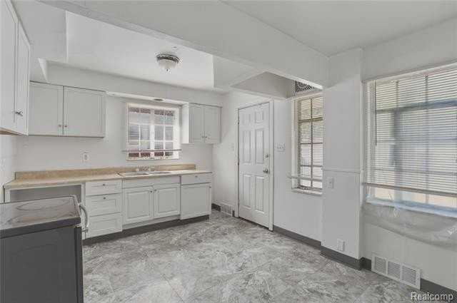 16661 Linwood St - Photo 4 of 8