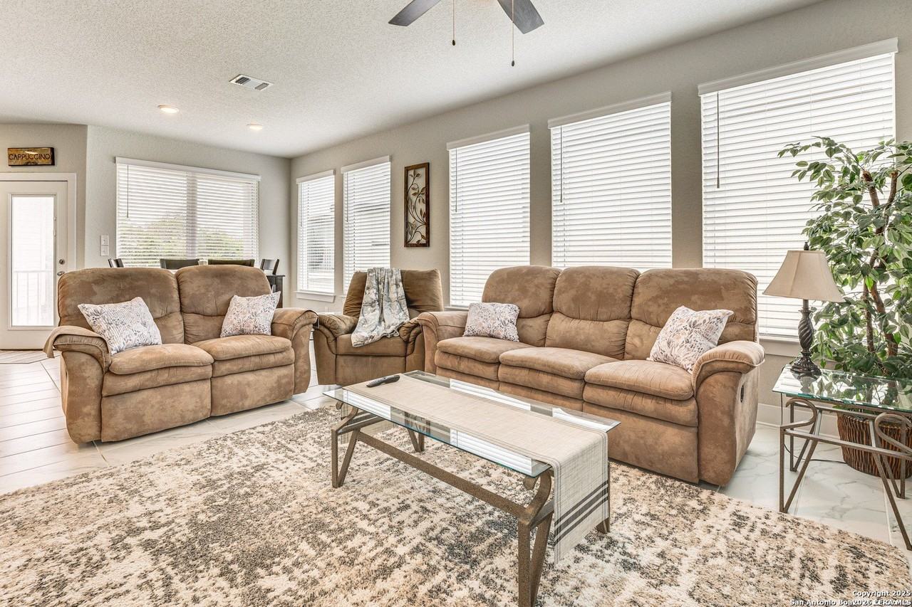 9015 Stillwater Pass - Photo 4 of 29