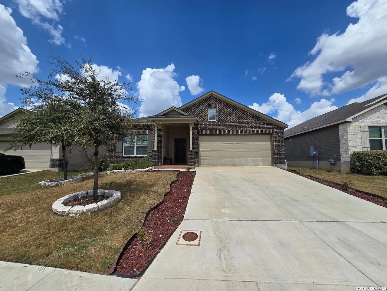10711 Rosalina Loop - Photo 4 of 37