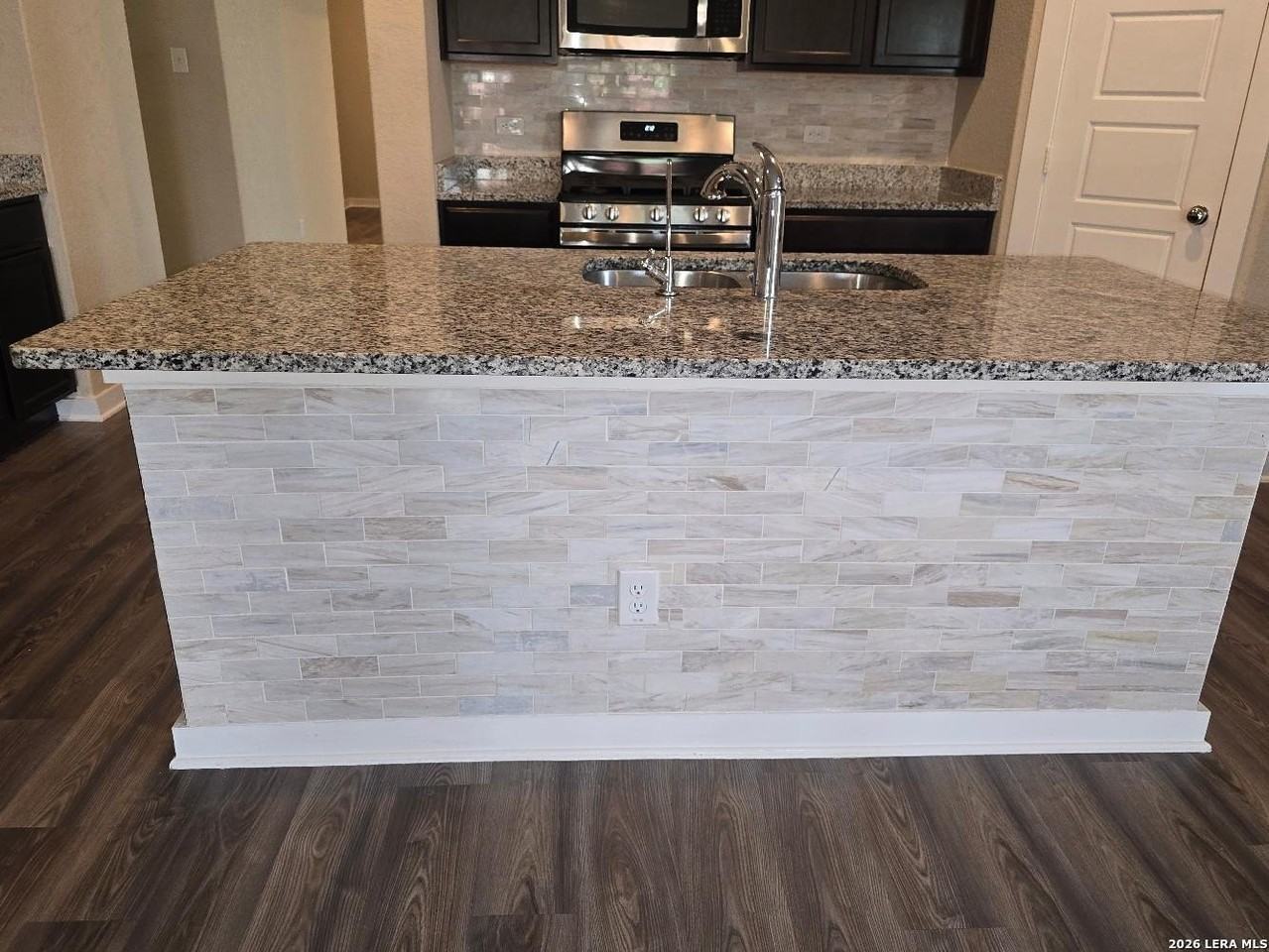 10711 Rosalina Loop - Photo 6 of 37