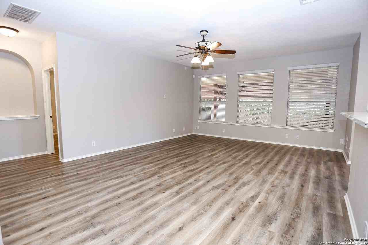 253 Cordero Dr - Photo 7 of 34